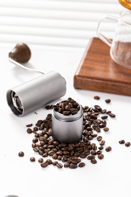 Domowy młynek do kawy Espresso Korba ręczna Mini uchwyt Przenośny Burr ze stali nierdzewnej